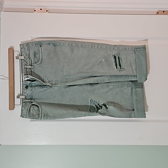 Maurices green straight crop shorts - Picture 1 of 6